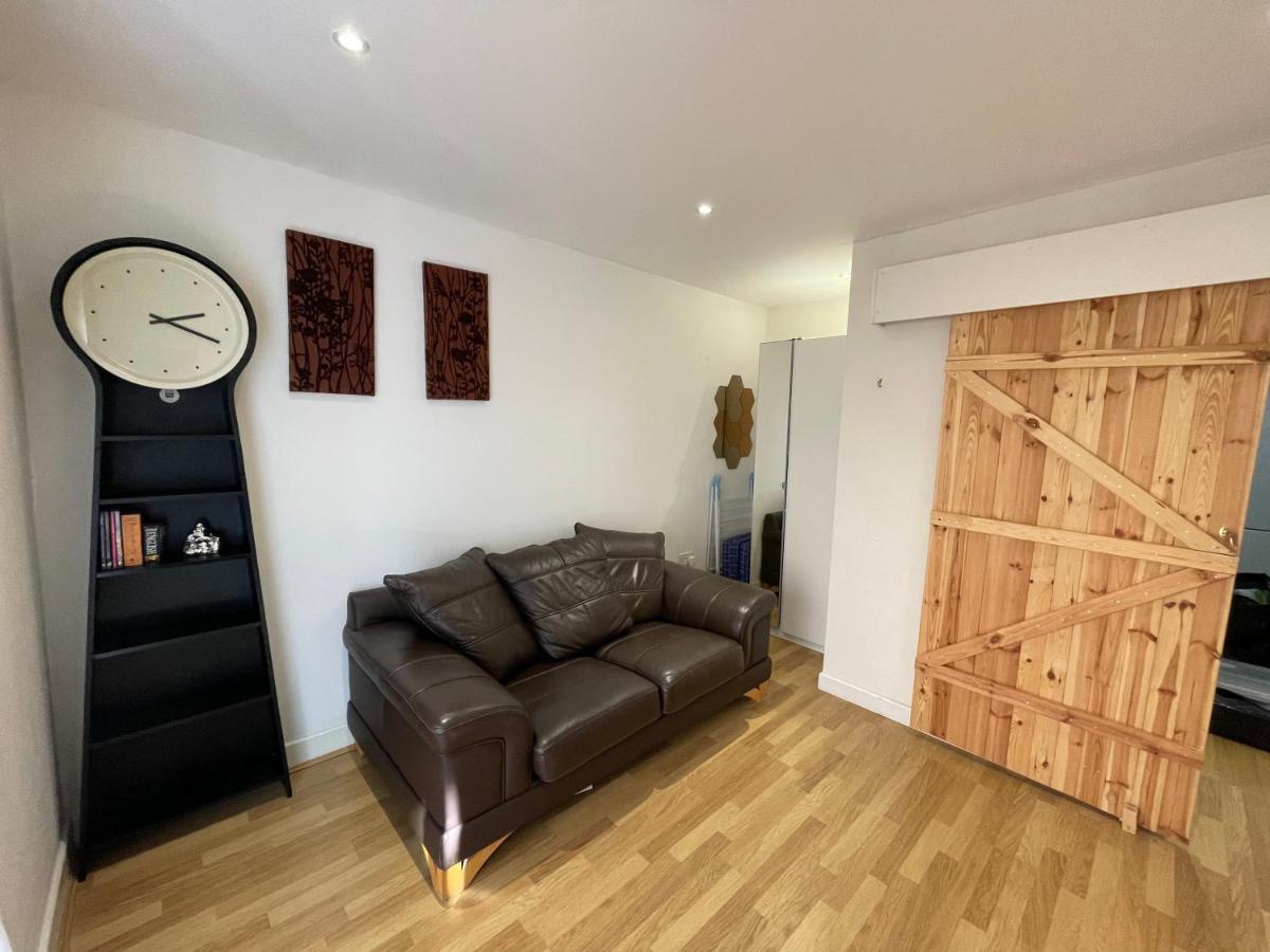 Entire Town Centre 2 Bedroom Apartment Very Close To Beach Bournemouth Exterior photo
